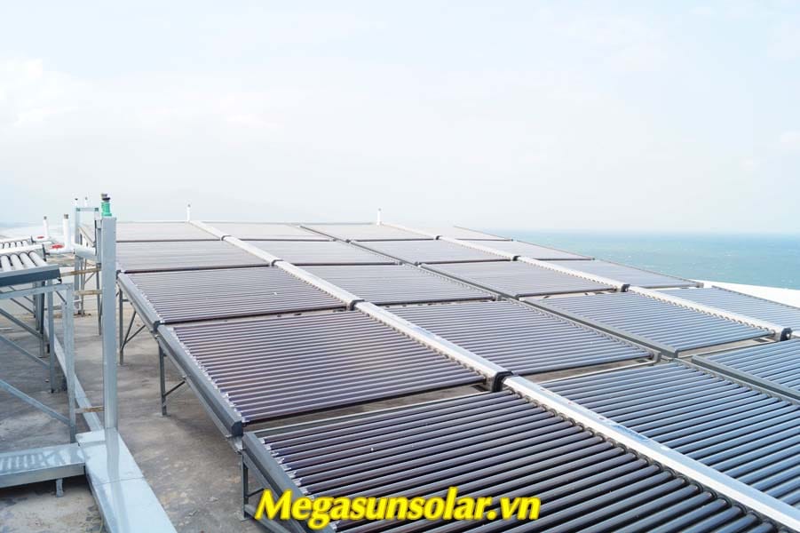 Hệ thống giàn nước nóng năng lượng mặt trời dạng ống chất lượng cao của Megasun